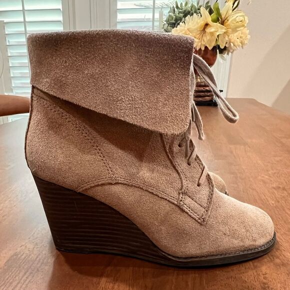 Lucky Brand Suede Tan Wedge Ankle Booties Women’s Size 7 Lace-Up Foldover Boots - Picture 7 of 10